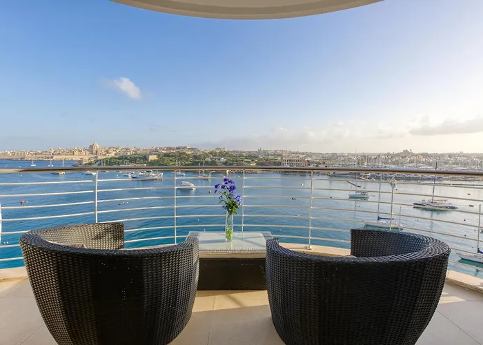 Seaview Luxury 3Br Apartment In Sliema