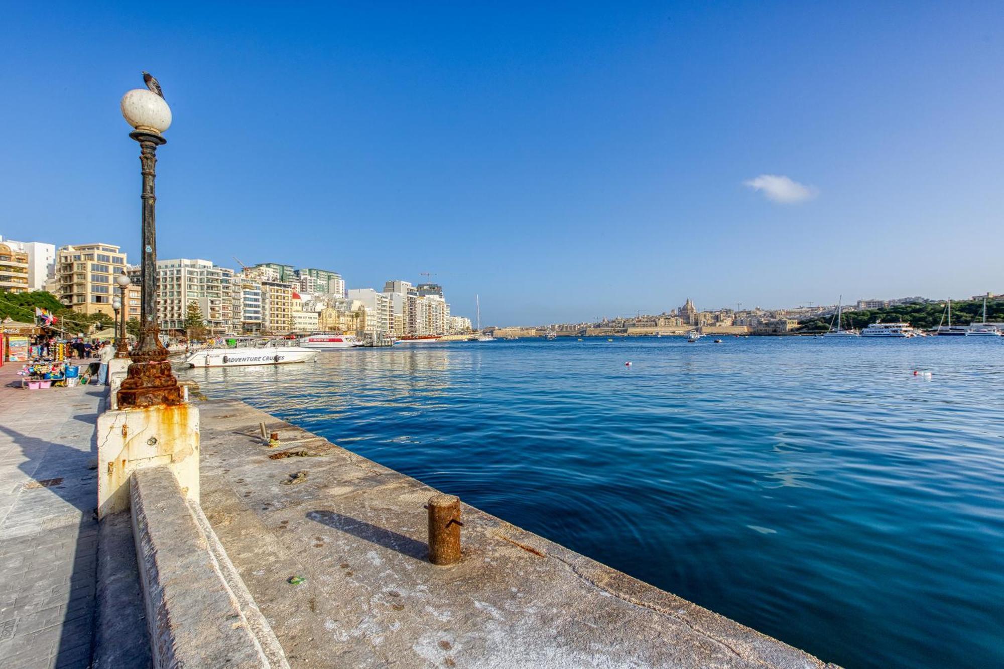 Seaview Luxury 3br In