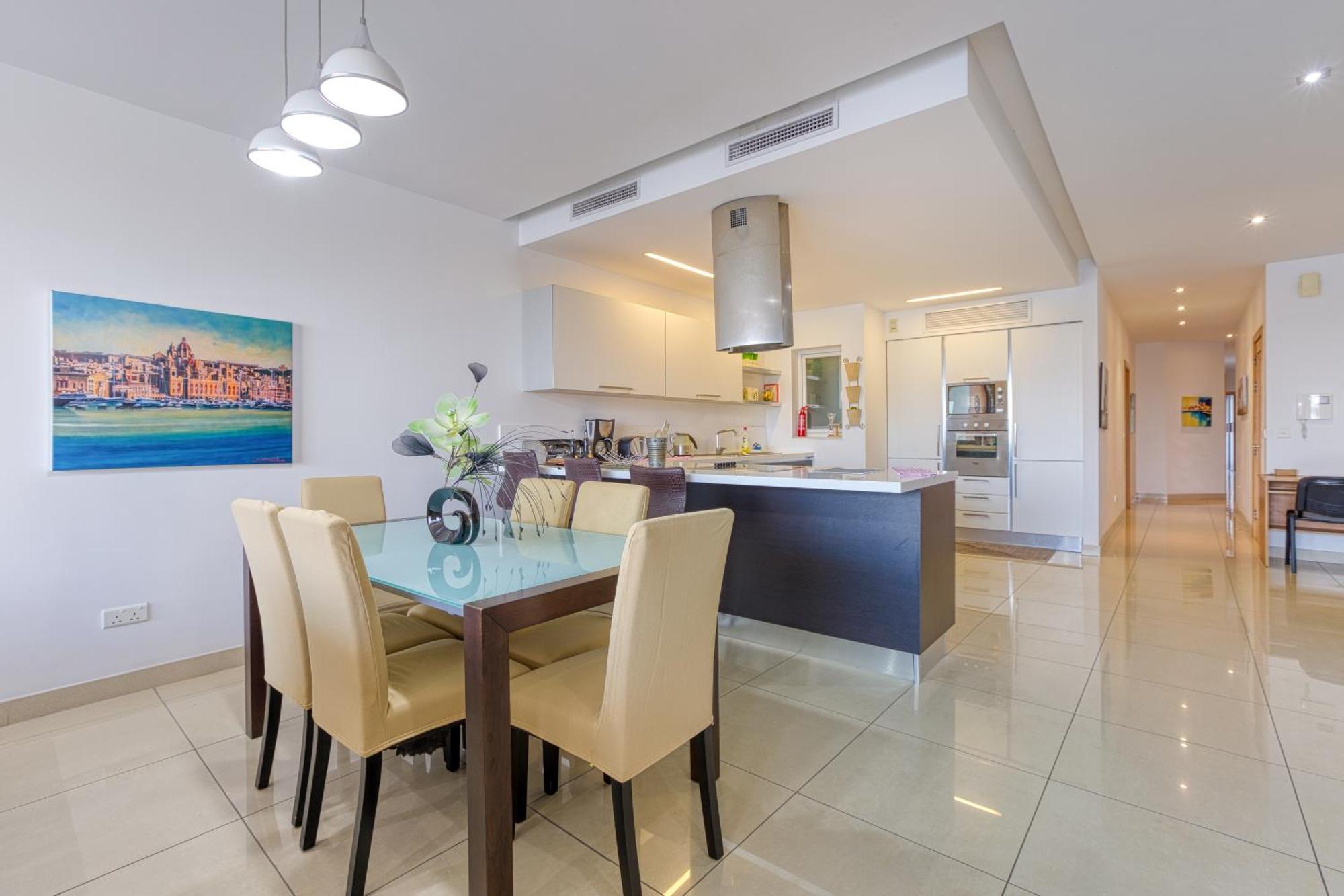 Seaview Luxury 3br In Apartman