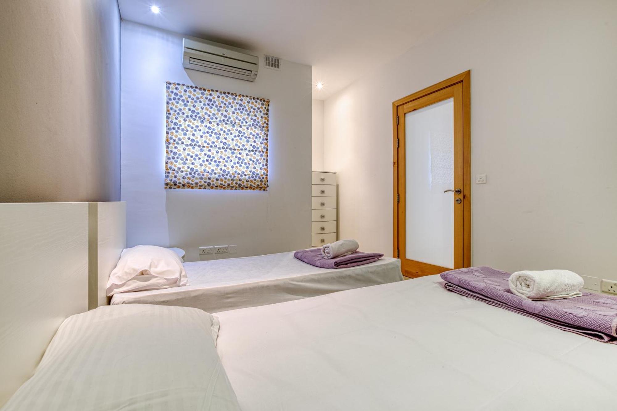 Seaview Luxury 3br In Sliema