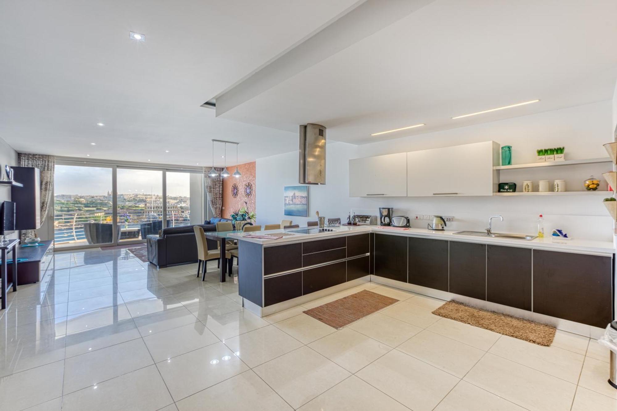 Seaview Luxury 3br In Apartman Sliema